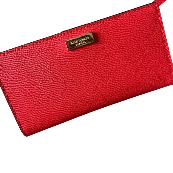 Kate Spade Saffiano Pink Leather Bi Fold Wallet - Picture 1 of 4